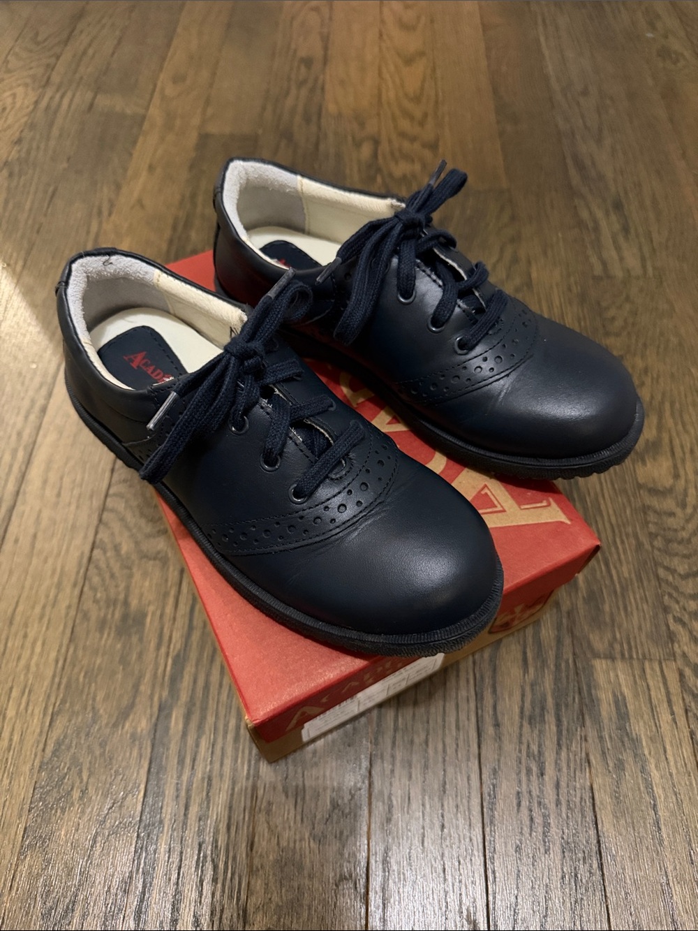 Academie Gear Kids Navy Saddle Shoes- Honor size 2.5
